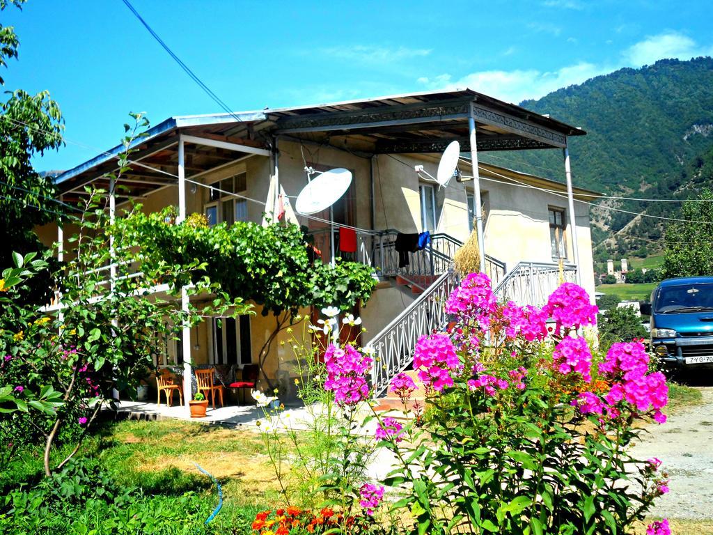 Guesthouse Am Museum Mestia Exterior foto